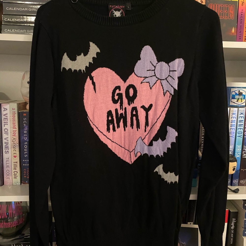 Cute sweater!